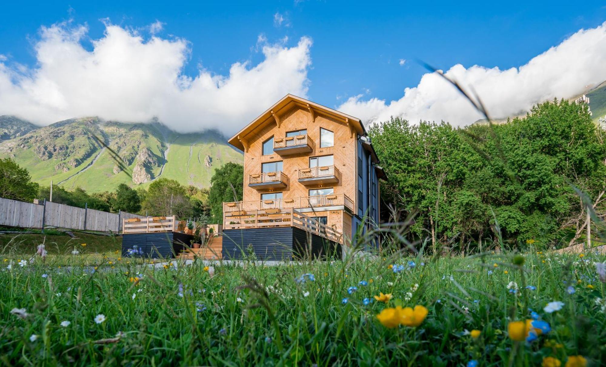 1740 Boutique Hotel Kazbegi Bagian luar foto