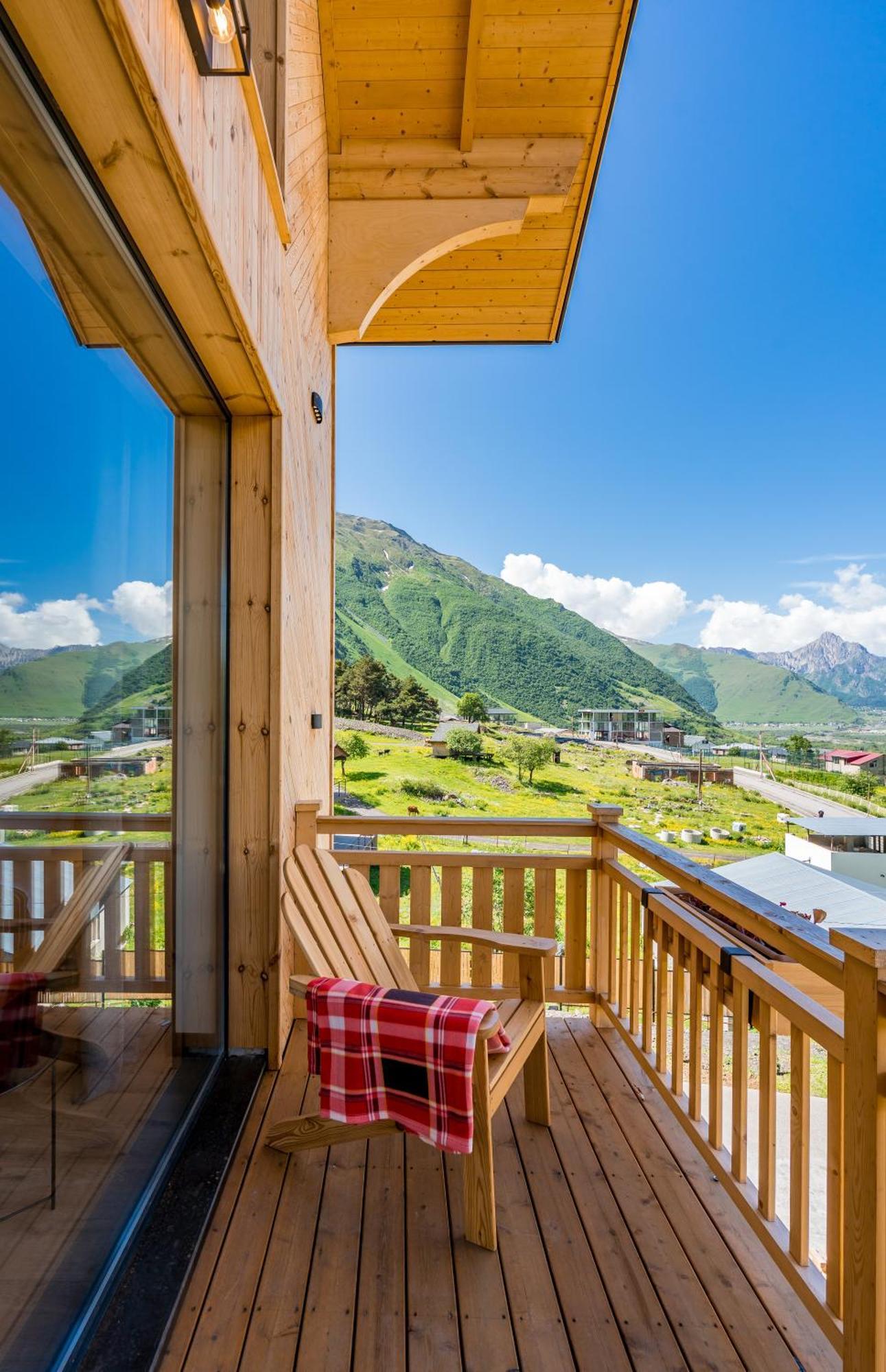1740 Boutique Hotel Kazbegi Bagian luar foto