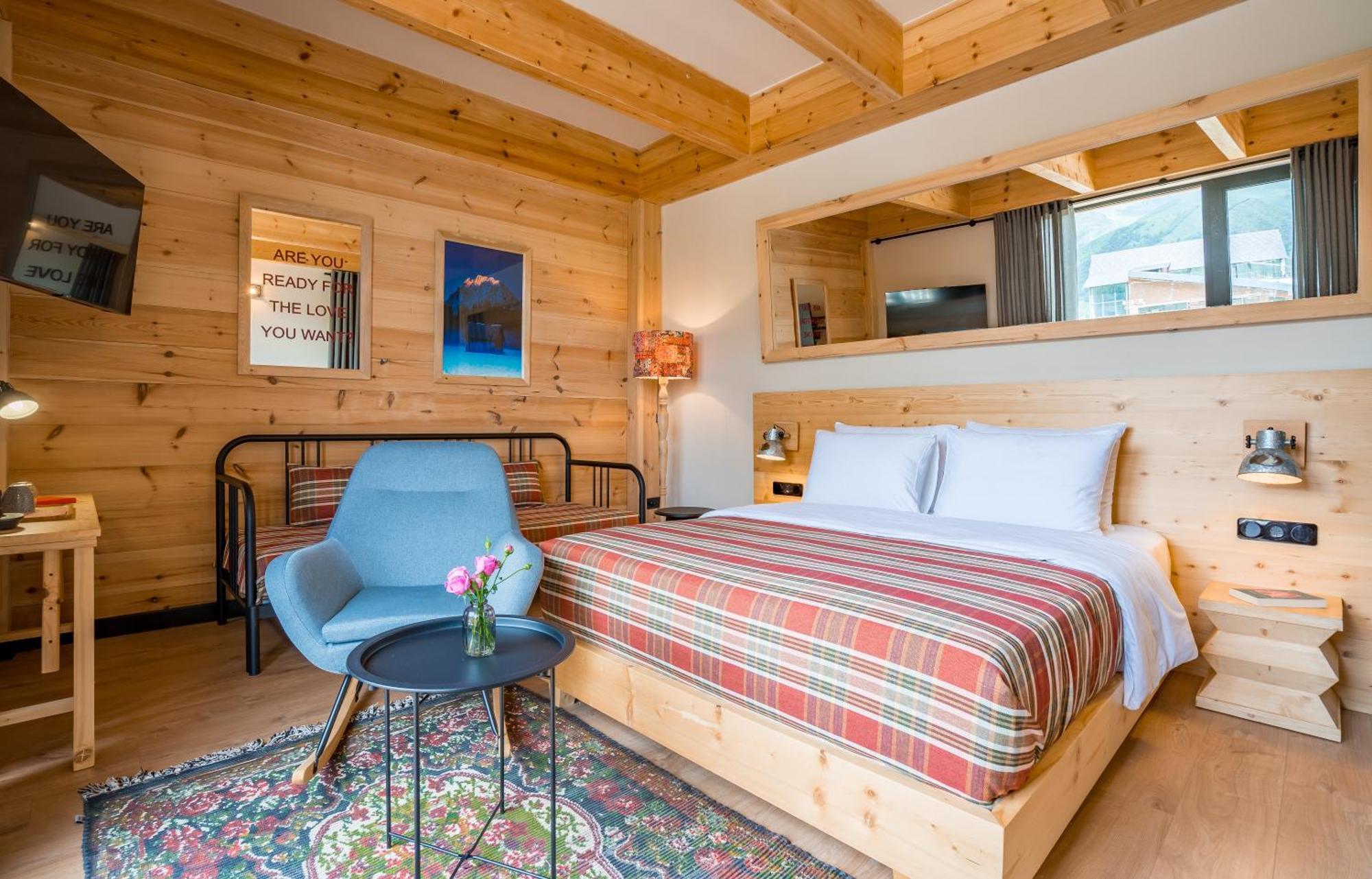 1740 Boutique Hotel Kazbegi Bagian luar foto
